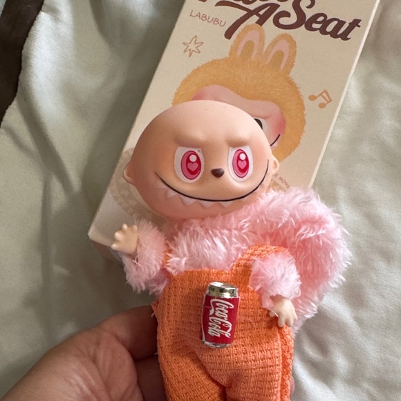 Lafufu - Picture 2 of 3